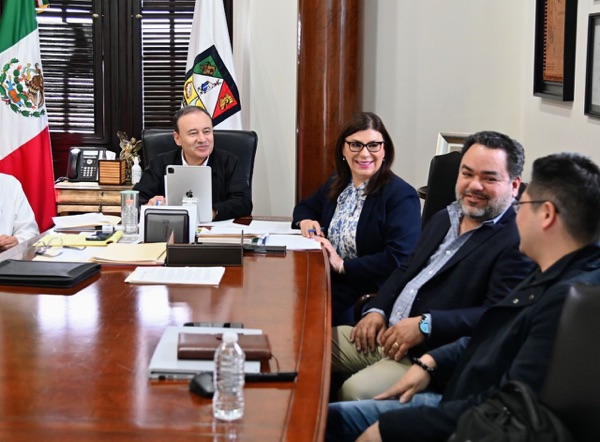 Sostiene Gobernador Durazo reunión con empresarios líderes en la fabricación de textiles