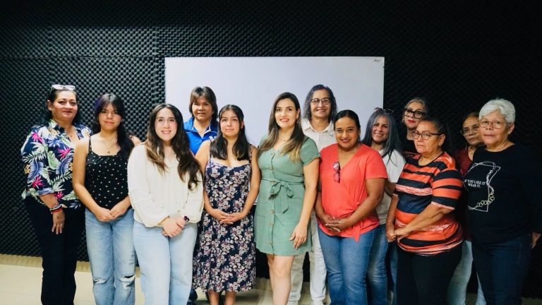 Sanluisinos disfrutan del taller “Arte, Color y Tejido” de Cultura Municipal